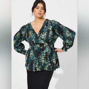Torrid NWT long sleeve blouse surplice top Size 3 black teal green cut o…